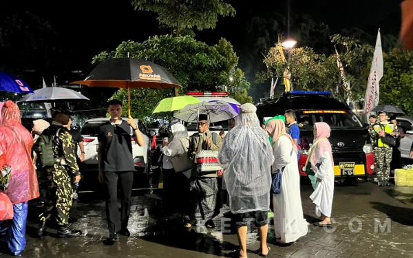 Thumbnail Berita - Mujahadah Kubro di Kota Malang Dihadiri Prabowo, Jemaah Tulungagung Ingin NU Tetap Satu