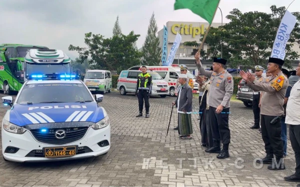 Thumbnail Berita - Ribuan Peserta Harlah Abad NU Dilepas ke Malang, Polres Bondowoso Siapkan Pengawalan Ketat