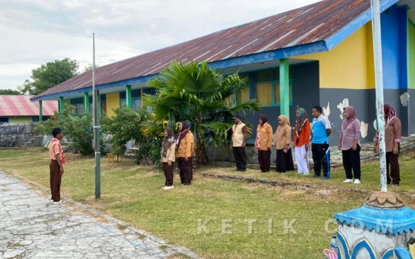 Thumbnail Berita - Perkuat Karakter Siswa, SMPN 3 Halmahera Selatan Gelar Upacara Pembukaan dan Pelantikan Pramuka