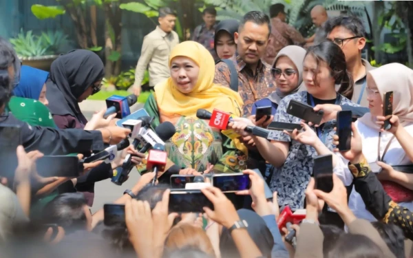 Thumbnail Berita - Pesan Gubernur Khofifah di HPN 2026! Wujudkan Pers Profesional, Bermutu dan Pegang Teguh Kode Etik