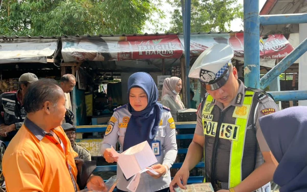Thumbnail Berita - Tekan Angka Kecelakaan, Satlantas Polres Pasuruan Lakukan Ramp Check Angkutan Umum di Terminal Pandaan