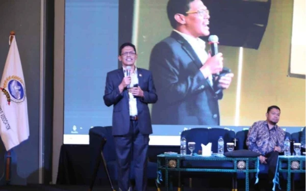 Thumbnail Berita - Diskusi Panel Rakernas Adeksi di Batam, Bahas Isu Revisi UU Pemerintahan Daerah