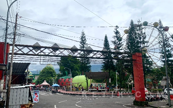 Thumbnail Berita - Penataan Kabel Semrawut, Pemkot Batu Prioritaskan Ducting Kabel di Kawasan Alun-Alun