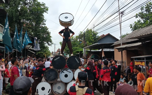 Thumbnail Berita - Haflah Akhirussanah Ke-37, Majelis Taklim Nurul Huda Rowosari Pemalang Wisuda 60 Santri