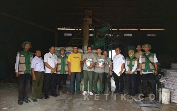 Thumbnail Berita - Jamin Mutu SNI, Kementan Uji Laboratorium Sampel Beras dan Pupuk Subsidi di Rowosari Kendal