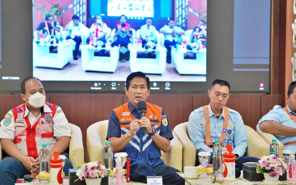 Thumbnail Berita - Cek Jalur Mudik, Direksi KAI Pastikan Kesiapan Angkutan Lebaran 2026 di Daop 7 Madiun