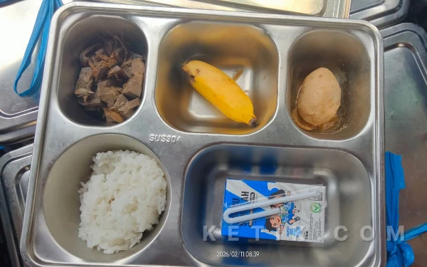 Thumbnail Berita - Menu MBG “Jangan Tewel” Diprotes, Dapur SPPG WR Supratman Bendogerit Kota Blitar Disorot