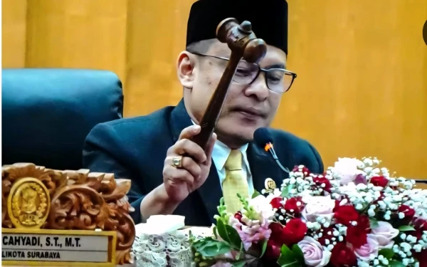 Thumbnail Berita - DPRD Nilai Parkir Nontunai dan Satgas Antipreman Jadi Langkah Strategis Pemkot Surabaya