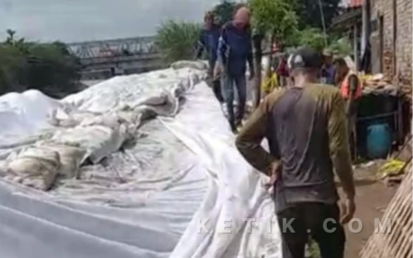 Thumbnail Berita - DPUPR Kota Tegal Gandeng PSDA Kebut Perbaikan Tanggul Sungai Ketiwon