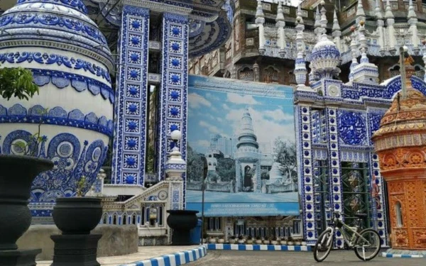 Thumbnail Berita - Masjid Tiban Turen, Perpaduan Arsitektur Timur Tengah dan Kisah Mistis di Kabupaten Malang