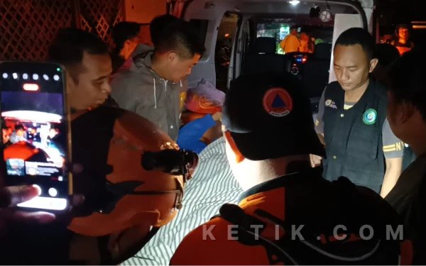 Thumbnail Berita - Banjir Rendam 8 Kecamatan di Jember, 3.944 KK Terdampak dan Ratusan Warga Mengungsi