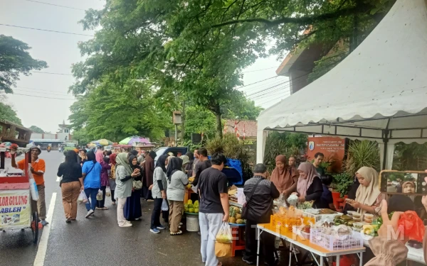 Thumbnail Berita - Minyak Goreng dan Telur Ludes, GPM di Rangkasbitung Diserbu Warga