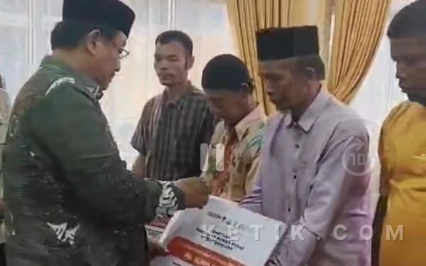 Thumbnail Berita - 613 Warga Korban Banjir Terima Bantuan Rehabilitasi Rumah