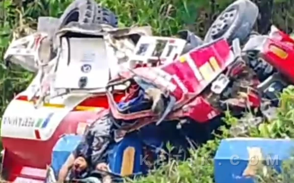 Thumbnail Berita - Kecelakaan Maut Truk Pengangkut BBM Pertamina, Dua Orang Meninggal Dunia