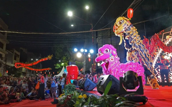 Thumbnail Berita - Jadwal Even Imlek Surabaya 2026, Walking Tour hingga Kuliner di Kya-Kya