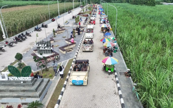 Thumbnail Berita - Mbak Wali Berangkatkan City Tour Volkswagen, Promosikan Berbagai Potensi Kota Kediri