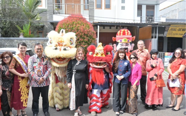 Thumbnail Berita - YBUIS - IPTI Jabar Kolaborasi Rayakan Imlek Bersama Individu Spesial