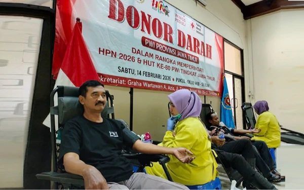 Thumbnail Berita - Bentuk Nyata Pengabdian! Wartawan Jatim Tak Hanya Menulis, Tapi Juga Donor Darah