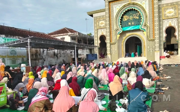 Thumbnail Berita - Pengajian Ahad Pon MWCNU Sutojayan Blitar Meriah,