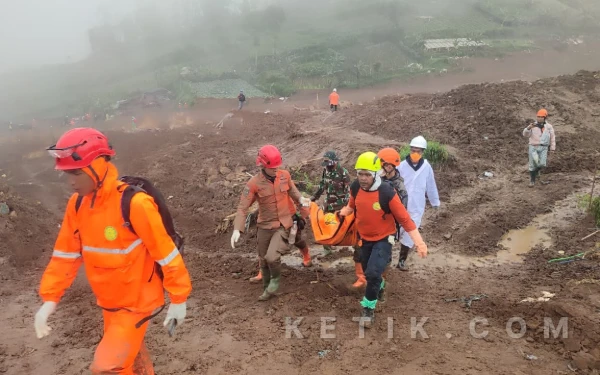 Thumbnail Berita - Pencarian Korban Longsor Cisarua Resmi Dihentikan, Total 101 Jasad Ditemukan