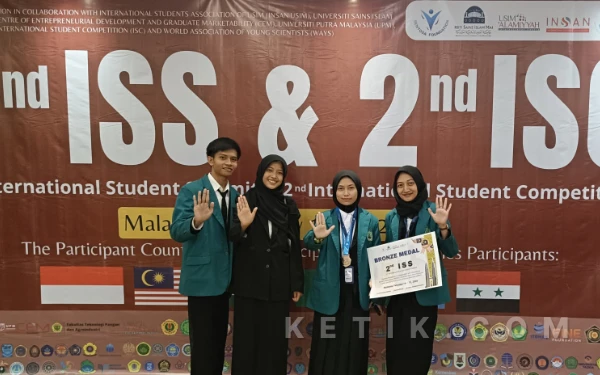 Thumbnail Berita - Mahasiswa Teknik UIM Pamekasan Raih Bronze Medal di International Student Summit 2026 Malaysia