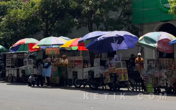 Thumbnail Berita - Masih Dikaji, Kawasan Alun-alun Merdeka Kota Malang Bakal Jadi Lokasi Pasar Takjil