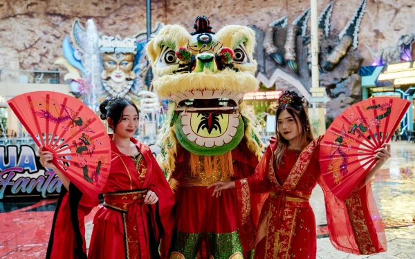 Thumbnail Berita - Rayakan Imlek 2026 di Batu, Jawa Timur Park Group Hadirkan Barongsai hingga Fire Dance