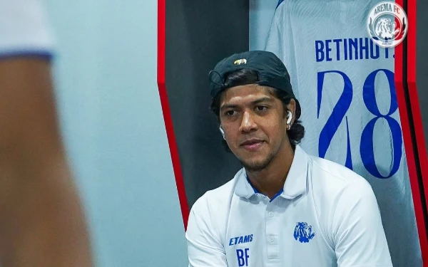 Thumbnail Berita - Sempat Dilarikan ke Rumah Sakit, Ini Kabar Terkini Gelandang Arema FC Betinho