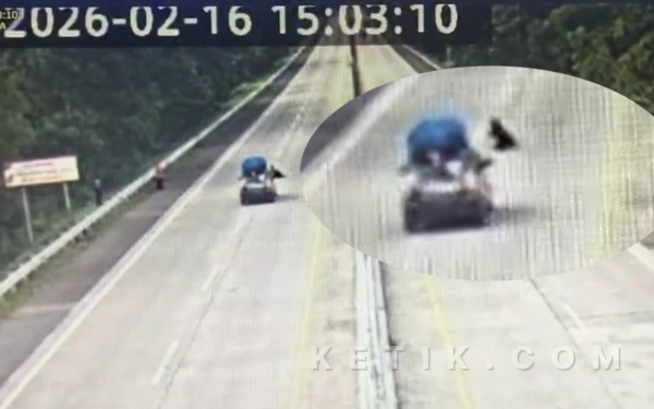 Thumbnail Berita - Pejalan Kaki Menerobos Jalan Tol Trans Sumatera Lampung, Satu Orang Tewas Tertabrak