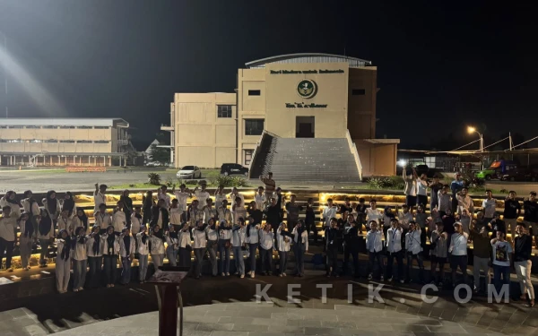 Thumbnail Berita - Grown Night Run Party Jadi Penutup Manis Fun Run 2026 Uniba Madura