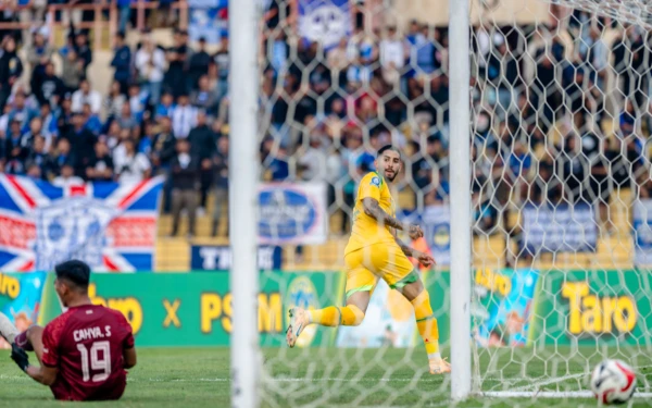 Thumbnail Berita - Dicari Bonek! Bruno Paraiba Malah Diparkir Usai Cetak Gol Debut? Ini Penjelasan Dokter Persebaya