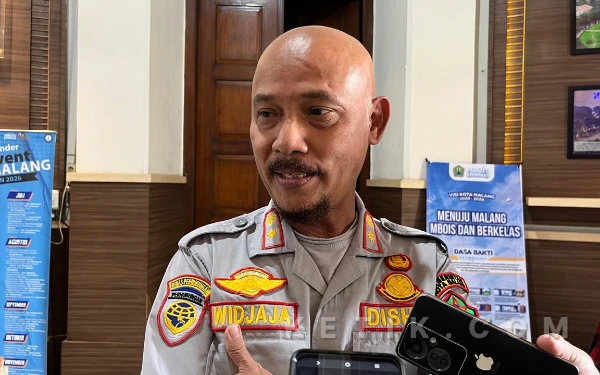 Thumbnail Berita - Warga Kota Malang Wajib Tahu! Beli Takjil Sambil Naik Kendaraan Kini Bisa Kena Semprit