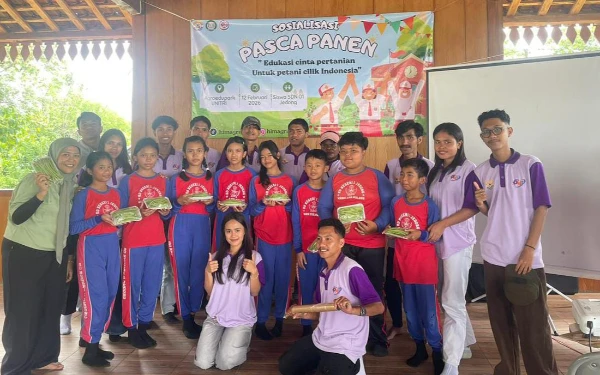 Thumbnail Berita - Edukasi Pertanian Sejak Dini, Mahasiswa PMT UNITRI Ajak Siswa SDN 01 Jedong Belajar Pascapanen