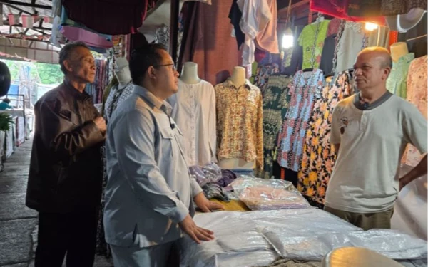 Thumbnail Berita - Tampung Keresahan Pedagang Pasar Blimbing, Trio Agus Purwono Dorong Keberanian Pemkot Putus Kontrak Pihak Ketiga