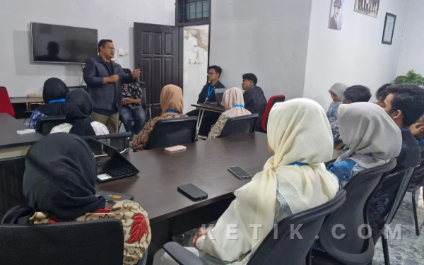 Thumbnail Berita - Bekali Peserta Magang Ketik.com, Wakil Ketua DPRD Kota Malang Tekankan Pentingnya Kepekaan Sosial di Era AI