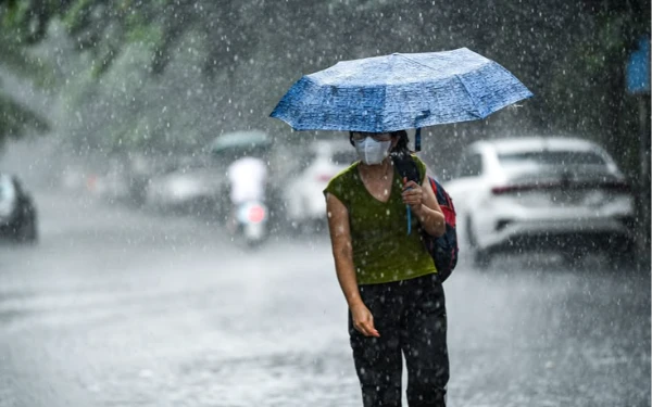 Thumbnail Berita - Hujan Ringan Dominasi Cuaca Kota Batu 21 Februri 2026, Suhu Berkisar 19–22°C