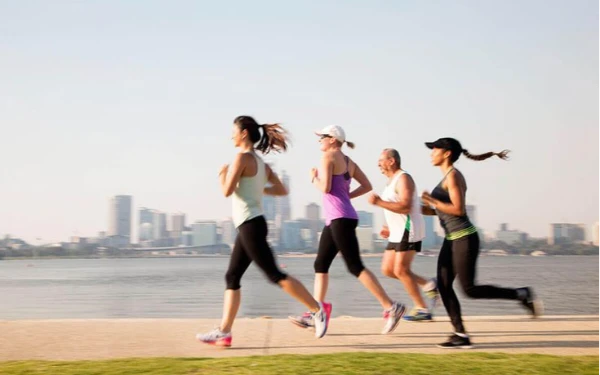 Thumbnail Berita - Tetap Fit Saat Puasa, dr. Tirta Jelaskan Waktu Ideal Olahraga Selama Ramadan!