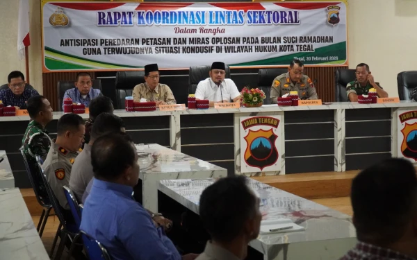Thumbnail Berita - Forkopimda Kota Tegal Perketat Pengawasan Petasan dan Miras Oplosan selama Ramadan 2026