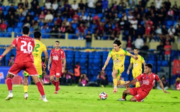 Thumbnail Berita - Emosi Tak Terkontrol Jadi Penyebab Persebaya Kalah 1-3 Lawan Persijap, Kata Bernardo Tavares