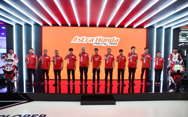 Thumbnail Berita - Adenanta Ujung Tombak Skuad Astra Honda di Asia Road Racing Championship 2026