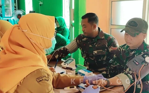 Thumbnail Berita - Persit Koramil Kepohbaru Bojonegoro Gelar Cek Kesehatan Gratis