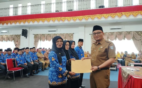 Thumbnail Berita - Puluhan Kepsek Dirotasi, Pemkab Pasbar Minta Transparan Kelola BOS