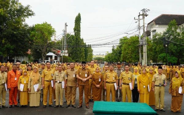 Thumbnail Berita - Ramadan, Wali Kota Tegal Minta ASN Tak Loyo saat Bertugas Layani Masyarakat