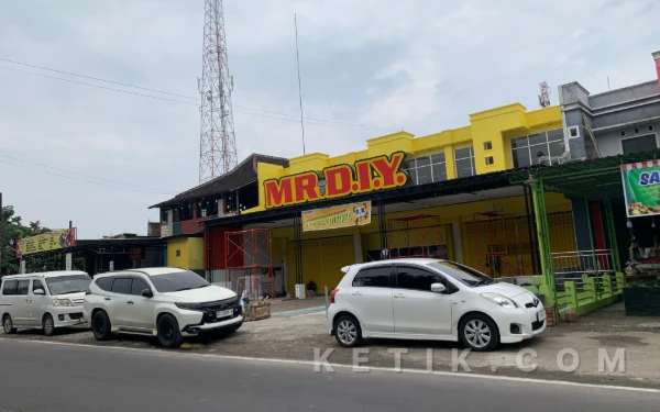 Thumbnail Berita - Toko Modern di Cukir Jombang Segera Beroperasi, Pedagang Soroti Izin dan Aturan Jarak 3 Km