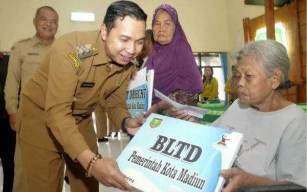 Thumbnail Berita - Pemkot Madiun Salurkan BLTD 2026 Triwulan Satu Tahap Pertama, Sasar 2.104 Penerima Manfaat