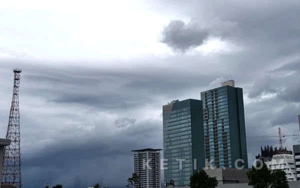 Thumbnail Berita - BMKG Prediksi Cuaca Jakarta Berawan, Bandar Lampung Udara Kabur