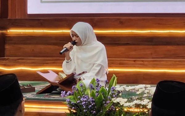 Thumbnail Berita - Qoriah Remaja Ini Buktikan Prestasi Tilawah Bisa Lahir dari Pendidikan Umum