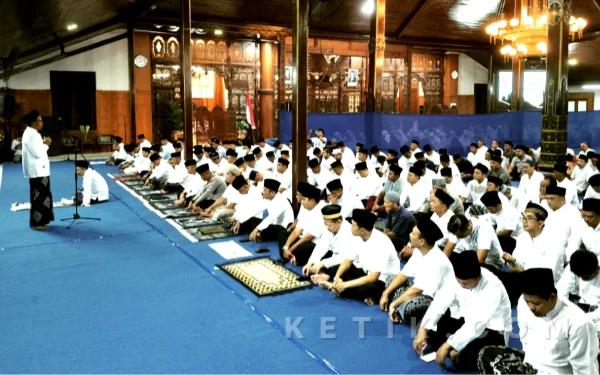 Thumbnail Berita - Sikap Konsisten Menyuarakan Kebenaran, Kultum Safari Ramadan di Pendopo Tulungagung