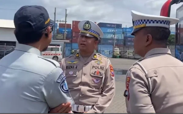 Thumbnail Berita - Pastikan Mudik 2026 Aman, Jasa Raharja dan Polda Jatim Gelar Ramp Check Bus di Surabaya