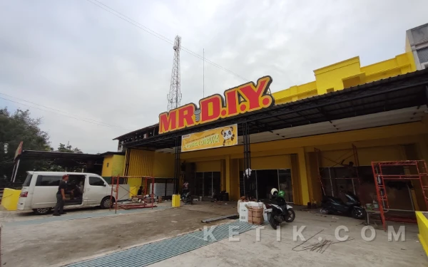 Thumbnail Berita - Satpol PP Jombang Segera Tertibkan Toko Mr DIY Cukir, Ini Penyebabnya